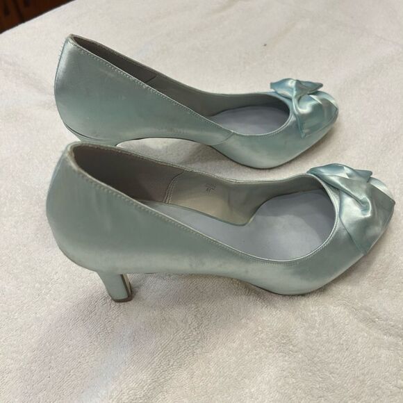 Blue Satin Heels with Iridescent Finish - Picture 3 of 6